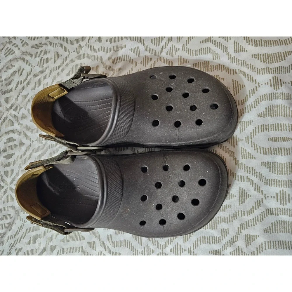 Crocs Classic All-Terrain Clogs Mens 11 Espresso Khaki Adjustable Strap 206340